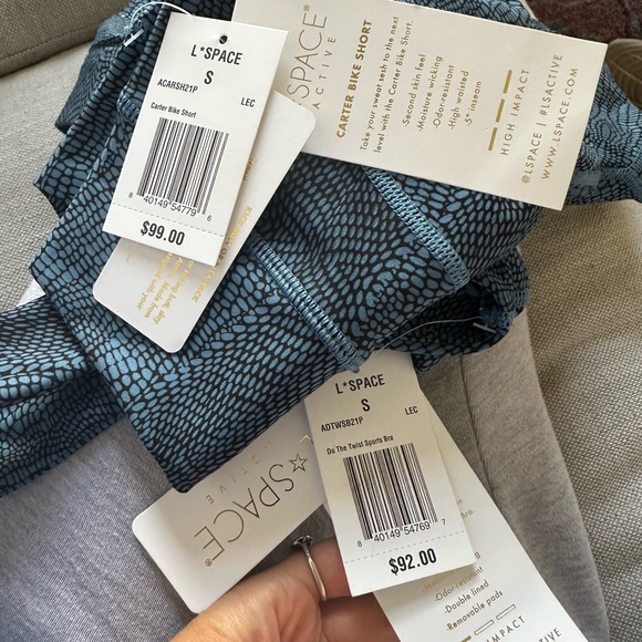 NWT L*Space SET! Carter bike short and do the twist sports bra set - Picture 15 of 16